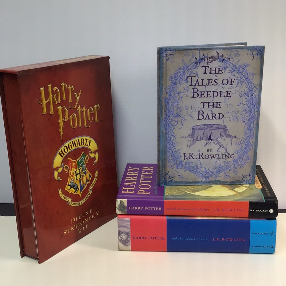 🪄Harry Potter Deluxe Stationery Kit and Book Set